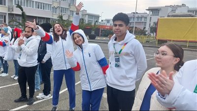 الوفد المصري المشارك بمهرجان الشباب العالمي يحيي اتفاقية التآخي بين فولجوجراد وبورسعيد