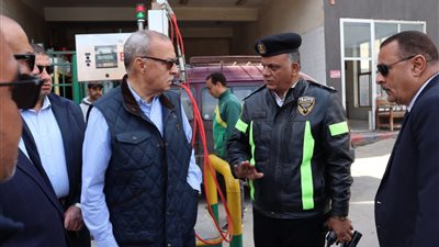 محافظ القليوبية يتابع حركة المواقف بعد تحريك أسعار الوقود