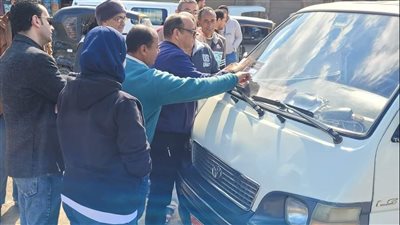 رئيس بني عبيد في الدقهلية يتفقد المواقف وضبط تسعيرة الركوب..صور