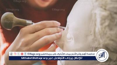 نحاتٌ سعوديٌ من محافظة العُلا يبدع في عمل مجسمات مضيئة بأشكال مختلفة