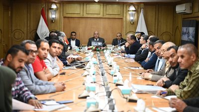 محافظ قنا: بدء تسليم عقود مدينة الأمل الأسبوع المقبل