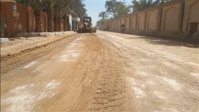 تطوير طريق مركز التنمية المحلية بسقارة بطول 1800م2 في الجيزة