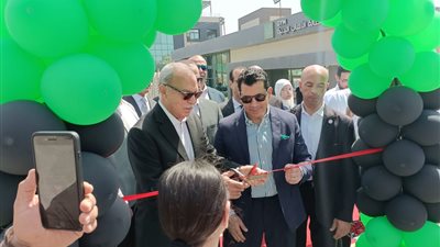 أشرف صبحي يعلق على أزمة صلاح وحسام حسن