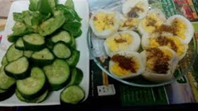 صحي ومغذي: أفكار سحور مبتكرة مع الخبز والبيض المسلوق والجبن الأبيض