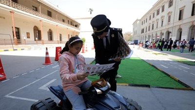 الداخلية تُشارك الأطفال الأيتام الاحتفال بيوم اليتيم بجميع مديريات الأمن 