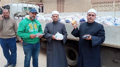 الأوقاف توزع 56 طن سلع غذائية من صكوك الإطعام خلال يومين 