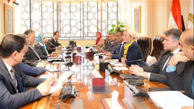 3 وزارء يناقشون آليات تطبيق منظومة التخلص الآمن من المخلفات بالمنشآت السياحية