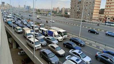 حادث مروري يتسبب في شلل حركة السير أعلى الطريق الدائري (صور)