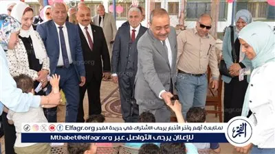 محافظ الإسماعيلية يحتفل بالعيد مع أبناء دار الرحمة لرعاية الفتيات والحضانة الإيوائية