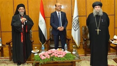 أسقف أسيوط يقدم التهاني لقيادات المحافظة بمناسبة عيد الفطر 