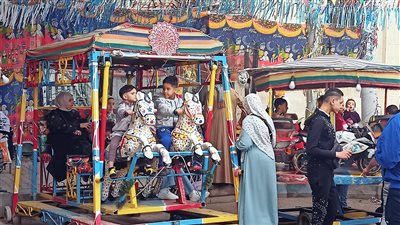 زحام على الملاهي في ثاني أيام عيد الفطر بالإسكندرية (صور)