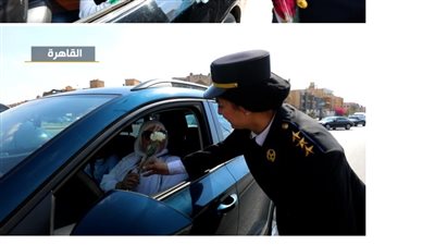 رجال الشرطة يواصلون مشاركة المواطنين الاحتفال بعيد الفطر المبارك 