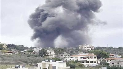 إسرائيل تشن غارات جوية على موقع عسكري لحزب الله في جنوب لبنان