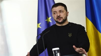زيلينسكي يعترف: سنخسر الأراضي والأفراد دون مساعدة الغرب