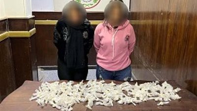 سقوط سيدتين بكمية من مخدر الهيروين في منشأة ناصر 