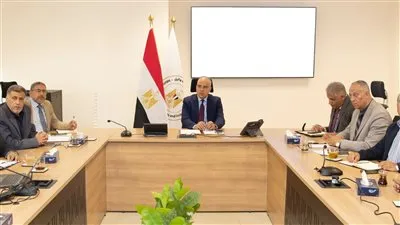 وزير الري يتابع النتائج الأولية للدراسة البحثية لتطوير منظومة صيانة المجارى المائية
