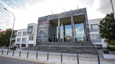 بعد استقبال وزير التعليم العالى لرئيس جامعتها.. كل ما تريد معرفته عن جامعة وسط لانكشاير البريطانية