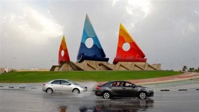 صور الأقمار الصناعية..سحابة هائلة على الدمام وأمطار غزيرة..طقس الثلاثة أيام القادمة