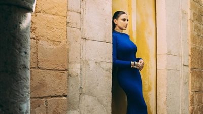 شاهد.. درة بفستان أزرق ملكي في أحدث ظهور لها 