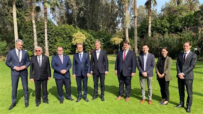 وزير الثقافة الألماني ينهي زيارته إلى القاهرة