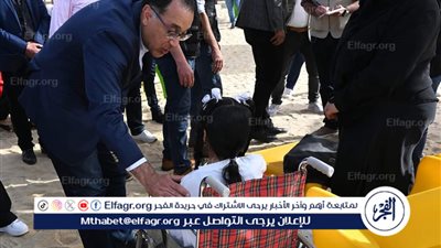 رئيس الوزراء يتفقد نادي وشاطئ 