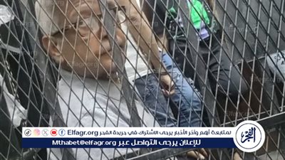 أول صور للطبيب نسا والمتهمة ووالدتها في واقعة الإجهاض من داخل القفص 