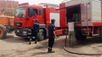 السيطرة على حريق في مخازن أغذية وبلايستك بالخانكة