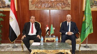 رئيس جامعة المنوفية يستقبل لجنة قطاع الإعلام بالمجلس الأعلى للجامعات