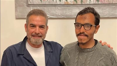 أحمد عبد العزيز يعلق على واقعة انفعاله على شاب من ذوي الهمم في عزاء شيرين سيف النصر