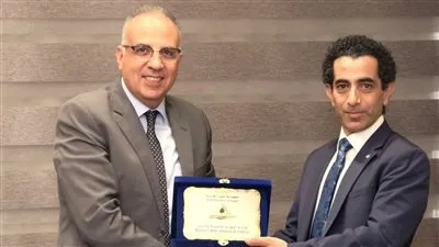 سويلم يلتقي المدير التنفيذي للشبكة الإسلامية لتنمية وإدارة مصادر المياه 