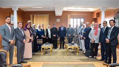 رئيس جامعة بني سويف يستقبل لجنة المراجعة لاعتماد 3 برامج بكلية العلوم