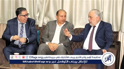 جامعة المنصورة تكرم نقيب المهن التمثيلية، خلال الصالون الثقافي 