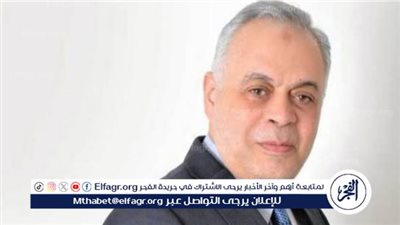 أشرف زكي عن خلافه مع طارق الشناوي: 