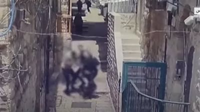 شاهد| كاميرا أمنية توثق عملية الطعن التي نفذها السائح التركي في القدس