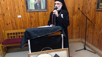 الأنبا باسيليوس يترأس صلاة ليلة الثلاثاء من البصخة المقدسة بكنيسة العائلة المقدسة بأرض سلطان