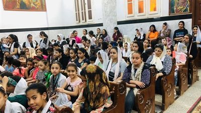 إيبارشية منفلوط تنظم صلوات البصخة المقدسة للاطفال 