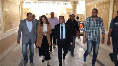 نائب محافظ الجيزة تشهد فعالية محو أمية 150 من عمال المطابع الأميرية 