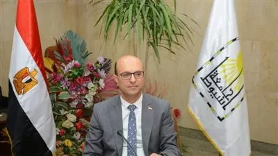 المنشاوي يستعرض تقريرا عن الأداء البحثي لجامعة أسيوط خلال عام 2023