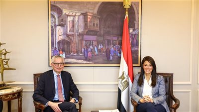 الدكتورة رانيا المشاط وزيرة التعاون الدولي تُناقش آفاق التعاون مع وكالة تمويل الصادرات البريطانية