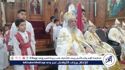 مطران الفيوم يترأس قداس عيد القيامة (صور)