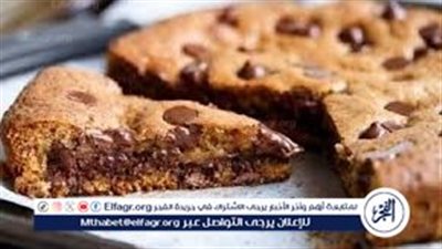 كيكة الكوكيز بحشوة الشكولاته بطريقة وطعم لذيذ جدًا.. اعمليها في شم النسيم وفرحي أطفالك