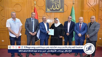 محافظ الإسماعيلية يسلم المواطنين عقود وحدات المشروع القومي لإسكان الشباب بالقنطرة غرب