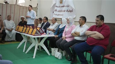 شباب الشعب الجمهوري بالشرقية في زيارة ميدانية لقرية القراموص مركز زراعة وصناعة البردي بالعالم 