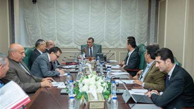 وزير الإنتاج الحربي يستقبل ممثل شركة 