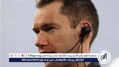 كاميرا خاصة تكشف تفاصيل قرار حكم مباراة كريستال بالاس ومانشستر يونايتد