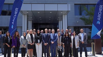 طلعت: كفاءة الشباب المصرى وقدرته على تطويع التكنولوجيا تمثل عنصرا جاذبا لاستثمارات الشركات العالمية في مجالات الاتصالات