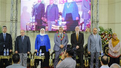 صيادلة المنوفية تكرم رئيس هيئة الدواء فرع المحافظة 