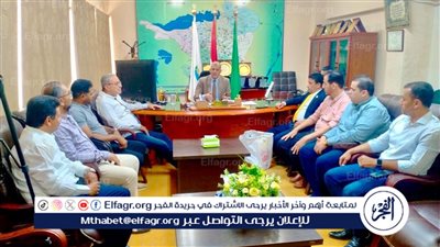 رئيس مياه الفيوم يجتمع باللجنة النقابية للعاملين بالشركة
