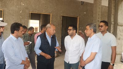 محافظ القليوبية يتفقد سير العمل في مشروعات حياة كريمة بشبين القناطر