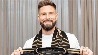 لوس أنجلوس الأمريكي يعلن تعاقده مع أوليفيه جيرو 